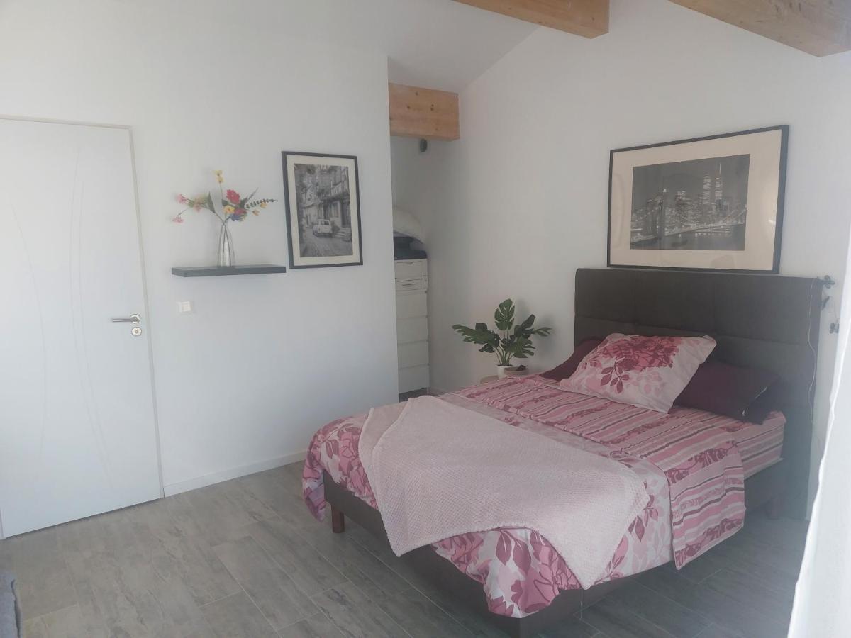 Chambre Climatisee A 20 Minutes De Bordeaux Marcamps Luaran gambar