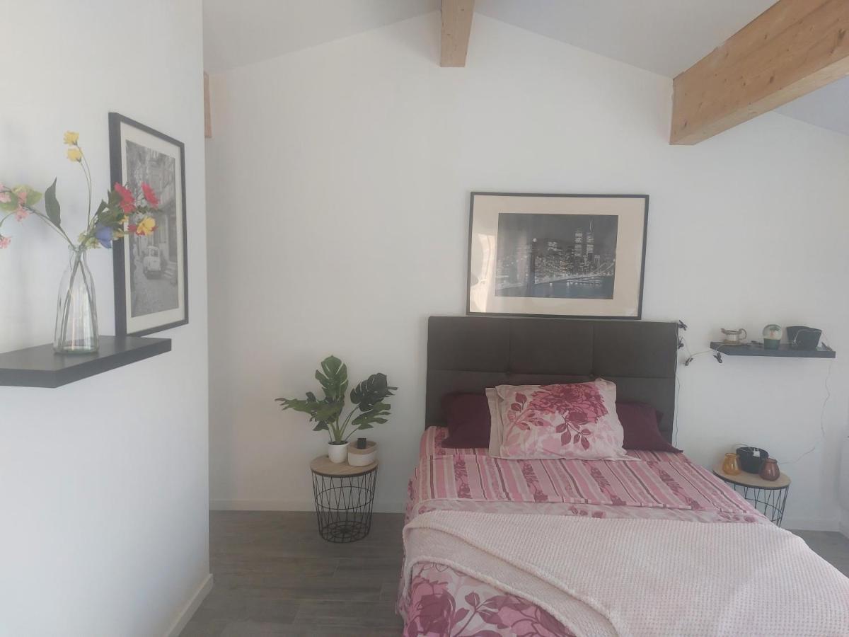 Chambre Climatisee A 20 Minutes De Bordeaux Marcamps Luaran gambar